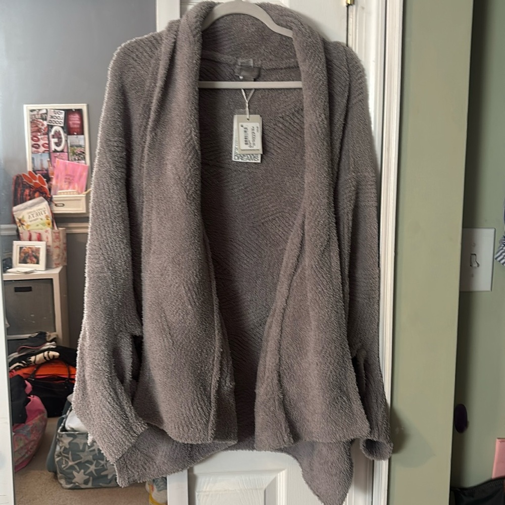 New with Tags Barefoot Dreams cozy chic Blanket Wrap one size